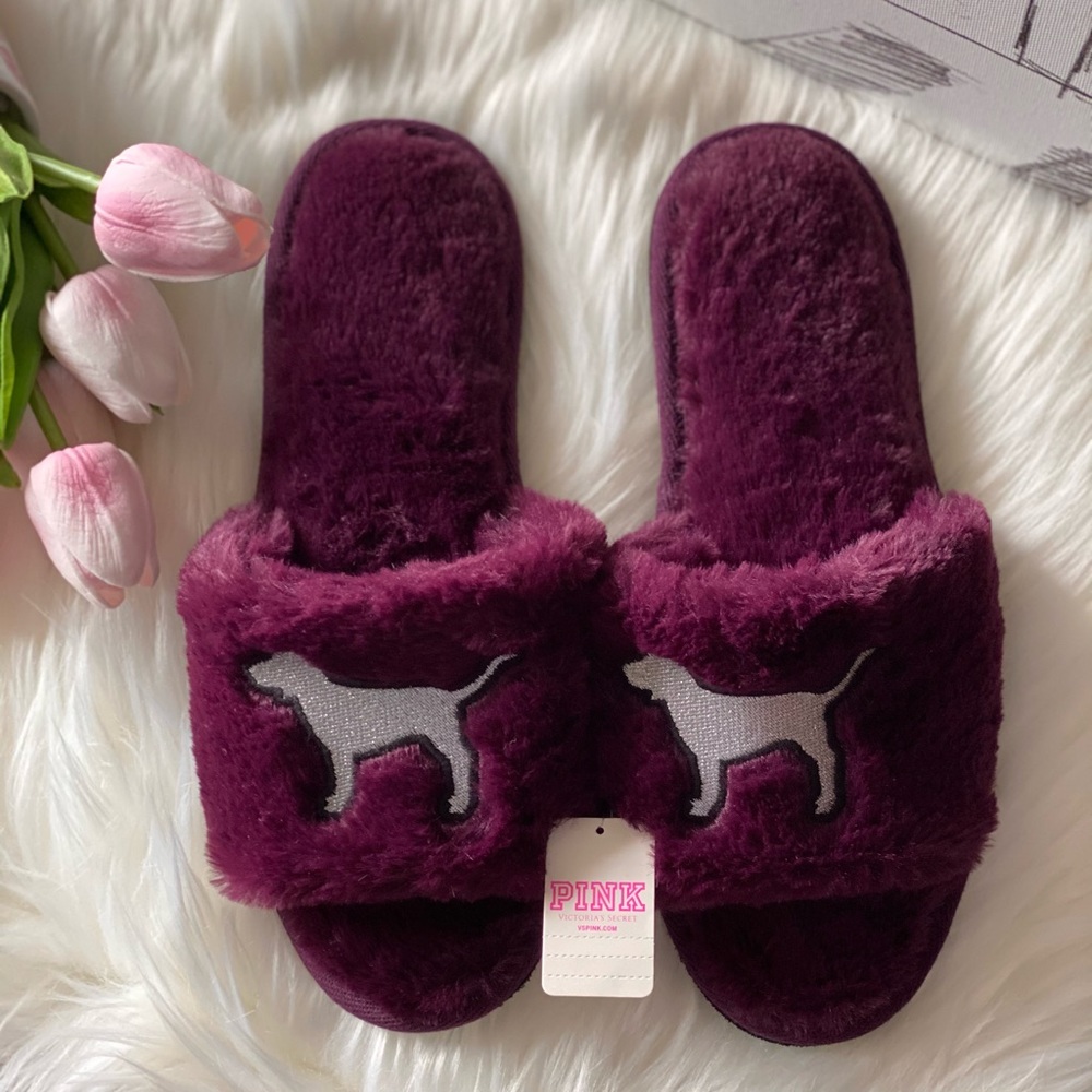 💟 Victoria's Secret PINK Fuzzy Slippers 💟